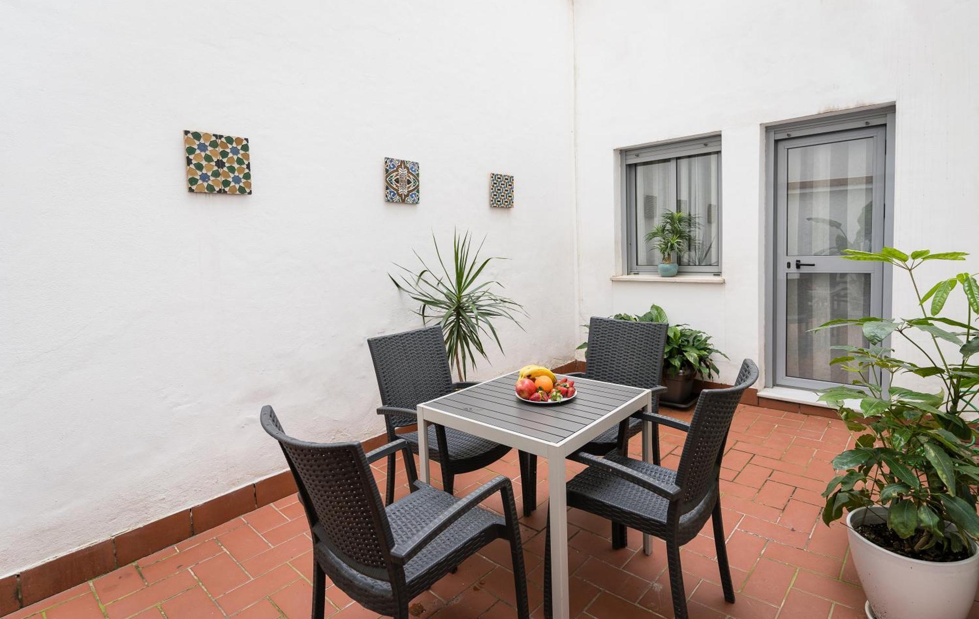 Apartamento Triana Deluxe Con Patio Privado, Seville